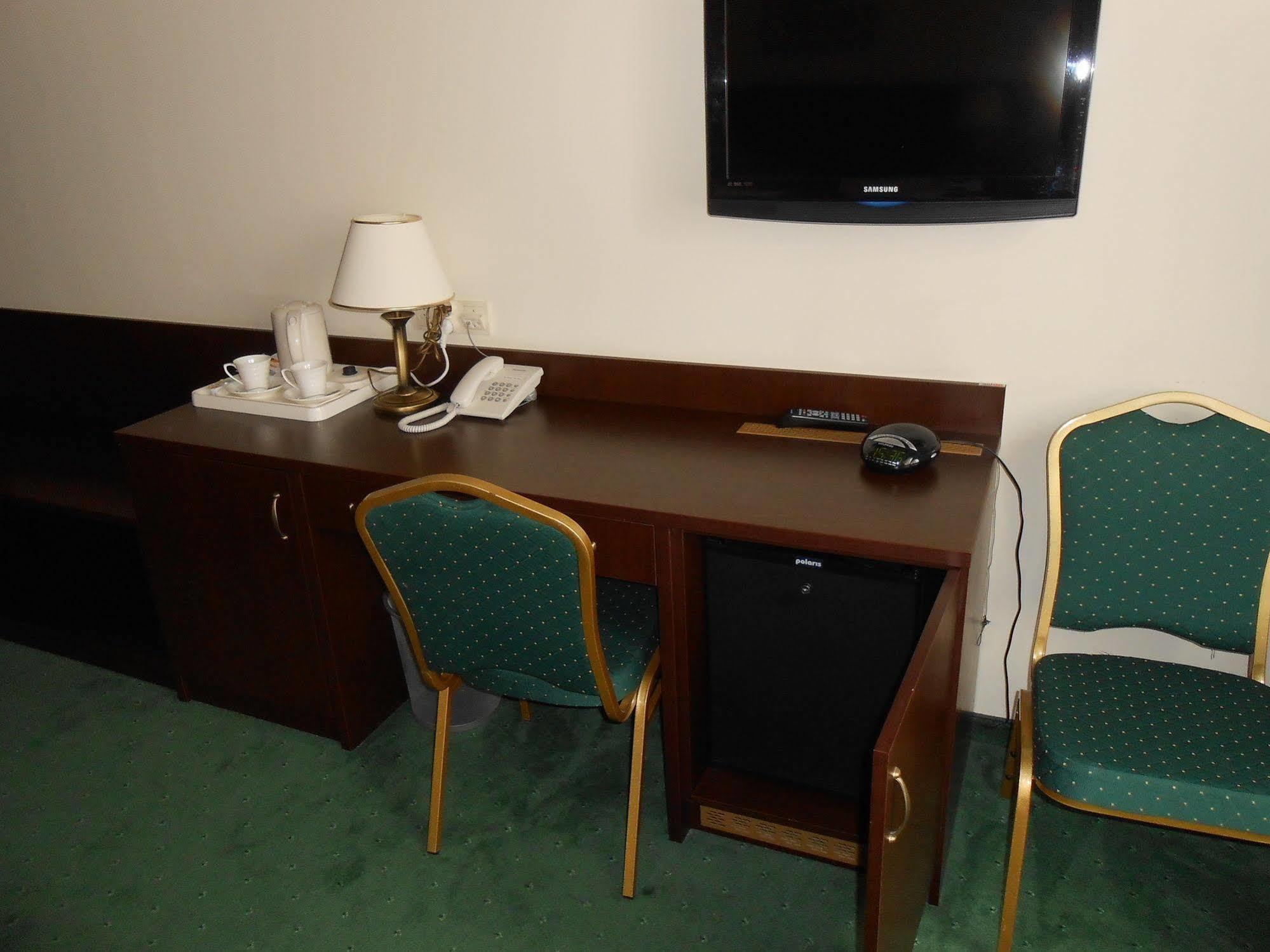 Hotel Koch Кентшин Экстерьер фото